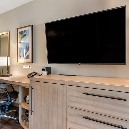 Hyatt Place Indianapolis Кармел Номер фото